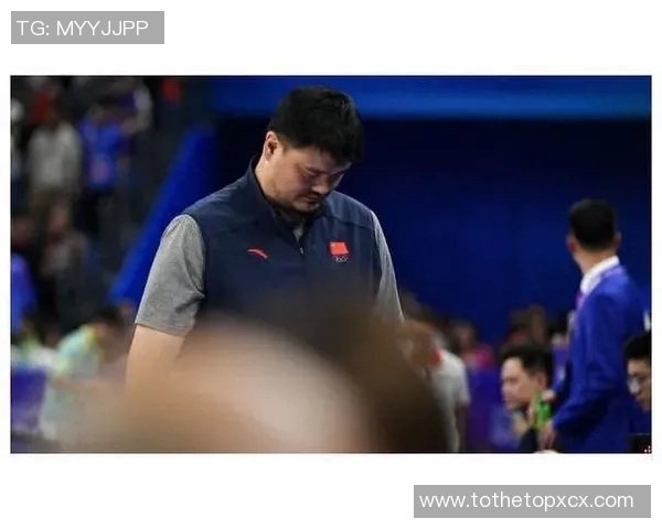 姚明在赛场上创造历史以十四连中震撼全场展现篮球传奇风采